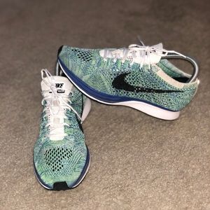 Nike Fly Knit Racers